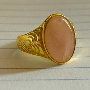 Size 7 - GORJANA love ring - gold and rose quartz
